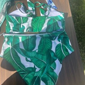 Brand new 2 piece set